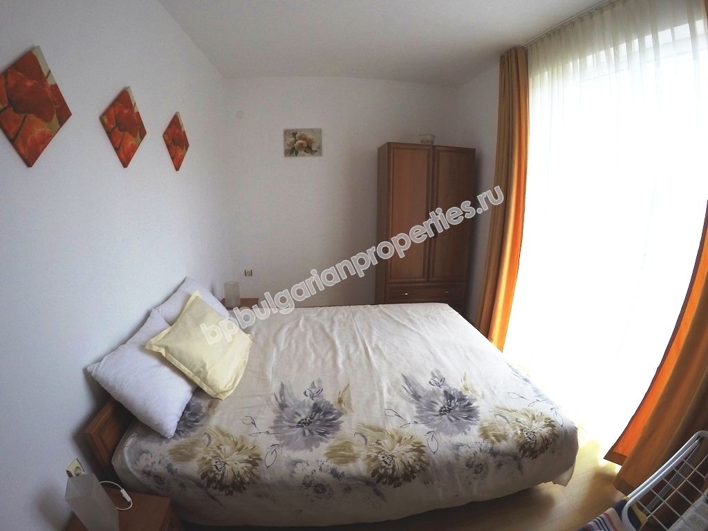 На продажу трехкомнатная обставленная квартира в курорте Солнечный Берег