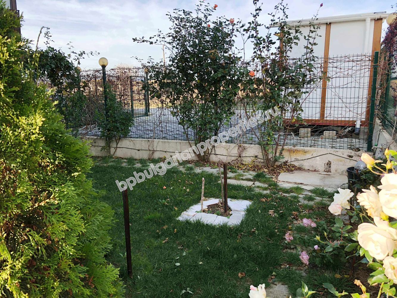 Студия на продажу без платы на обслуживание близко к морю в курорте Равда