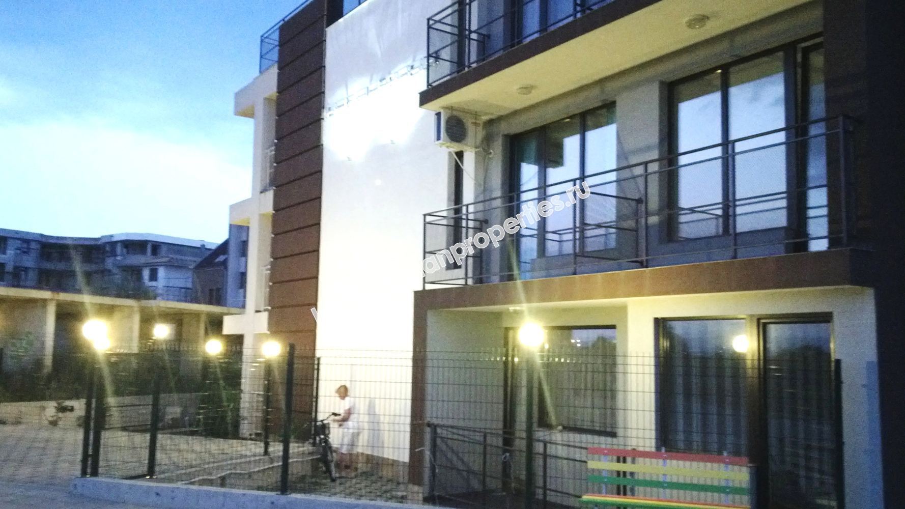 Студия на продажу без платы на обслуживание близко к морю в курорте Равда