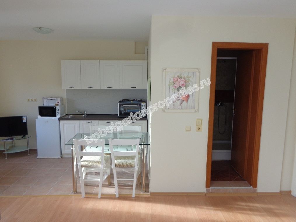 Большая меблированная студия с панорамным видом на море на продажу в курорте Святой Влас