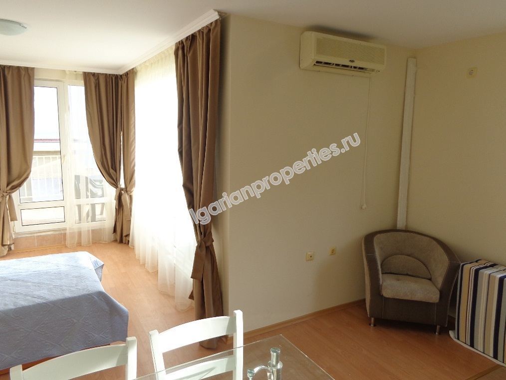 Большая меблированная студия с панорамным видом на море на продажу в курорте Святой Влас