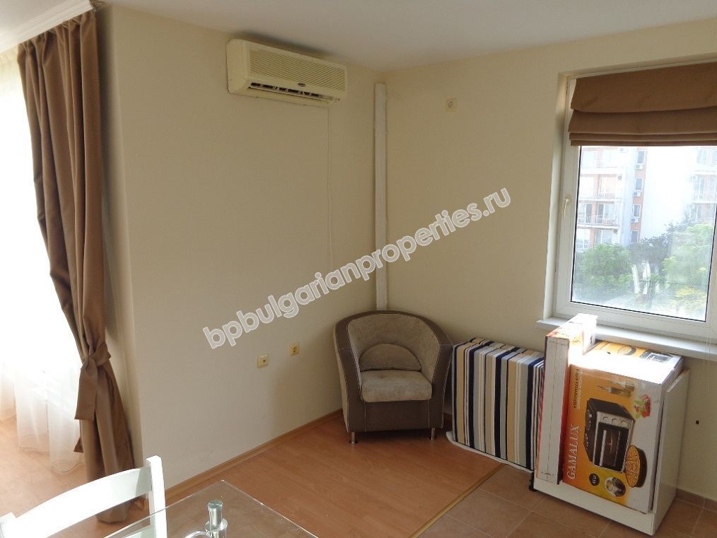 Большая меблированная студия с панорамным видом на море на продажу в курорте Святой Влас