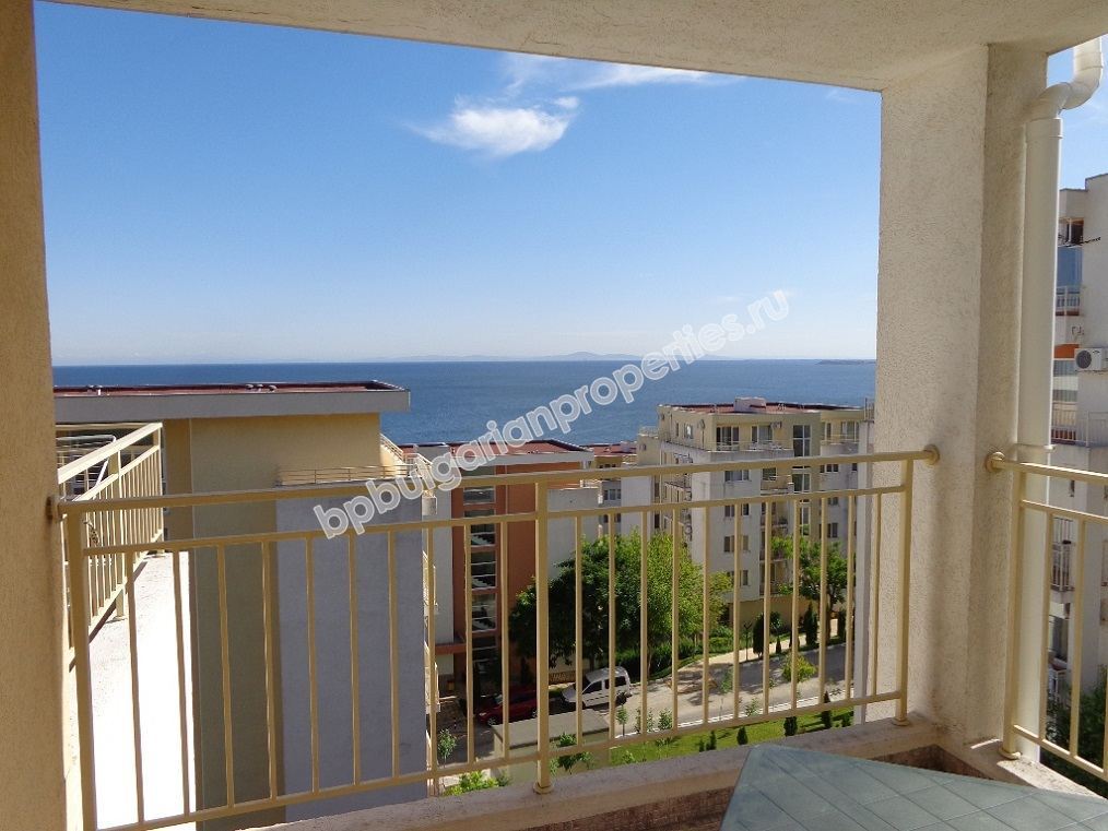 Большая меблированная студия с панорамным видом на море на продажу в курорте Святой Влас