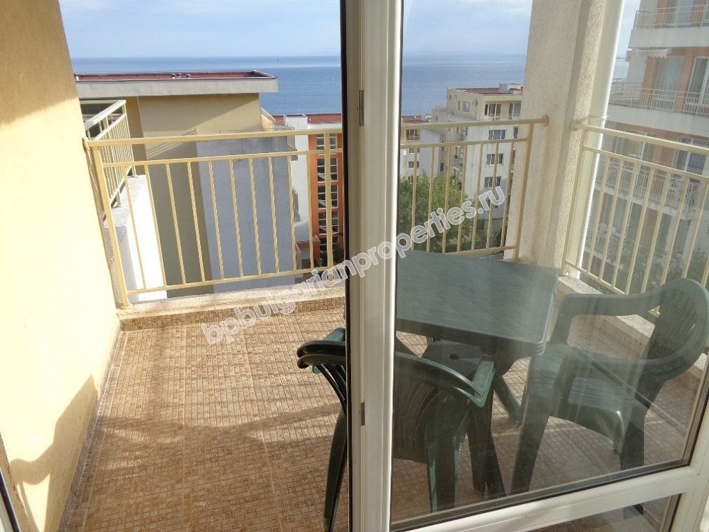 Большая меблированная студия с панорамным видом на море на продажу в курорте Святой Влас