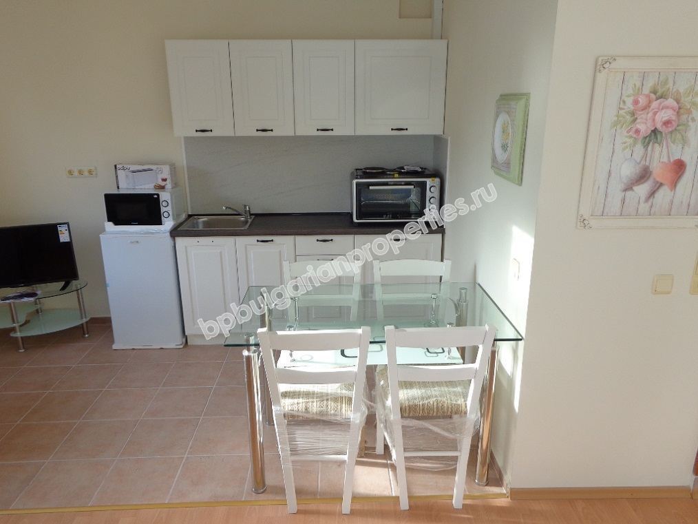 Большая меблированная студия с панорамным видом на море на продажу в курорте Святой Влас