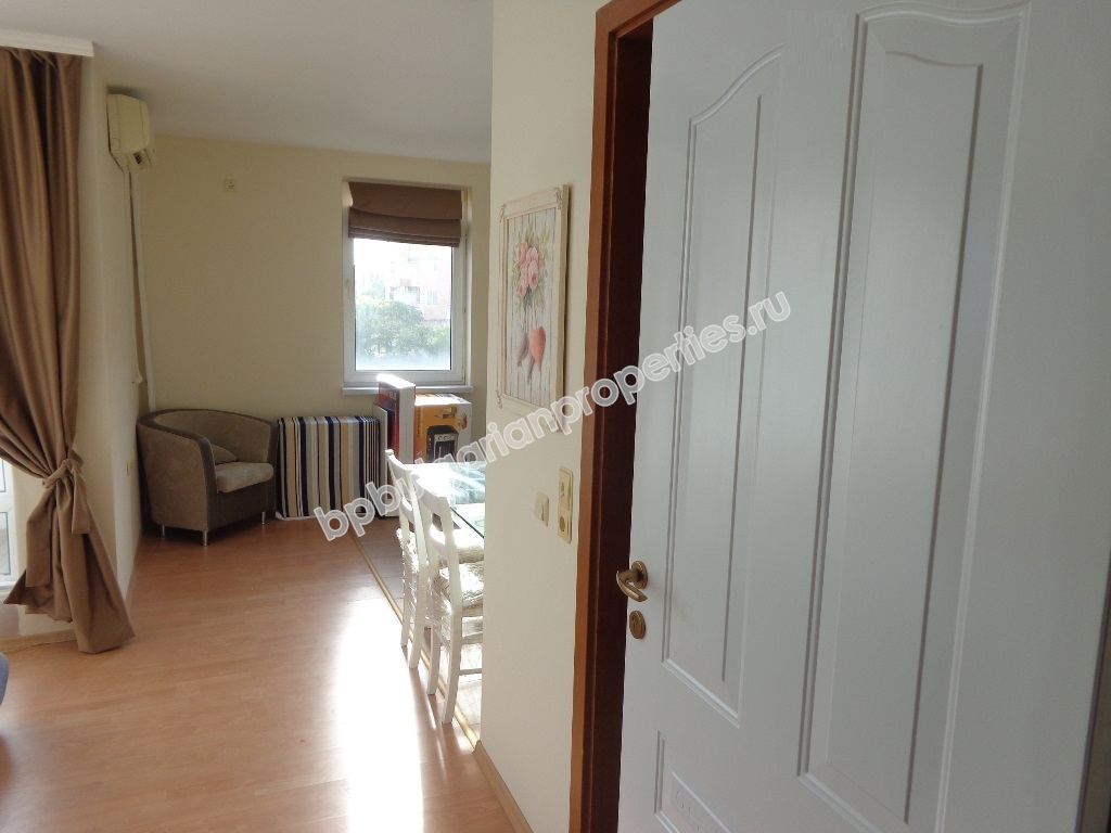 Большая меблированная студия с панорамным видом на море на продажу в курорте Святой Влас