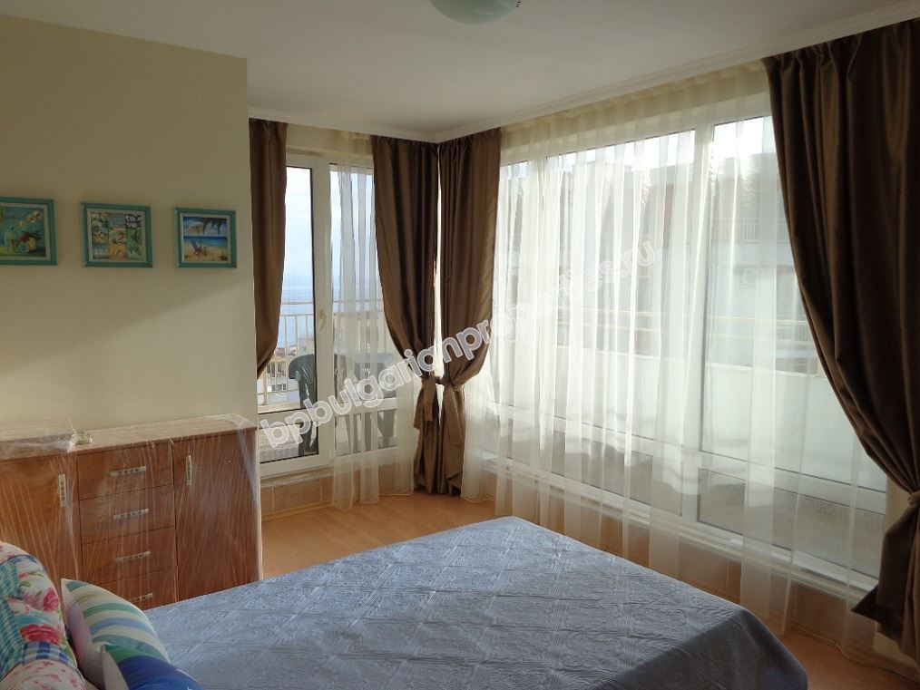 Большая меблированная студия с панорамным видом на море на продажу в курорте Святой Влас