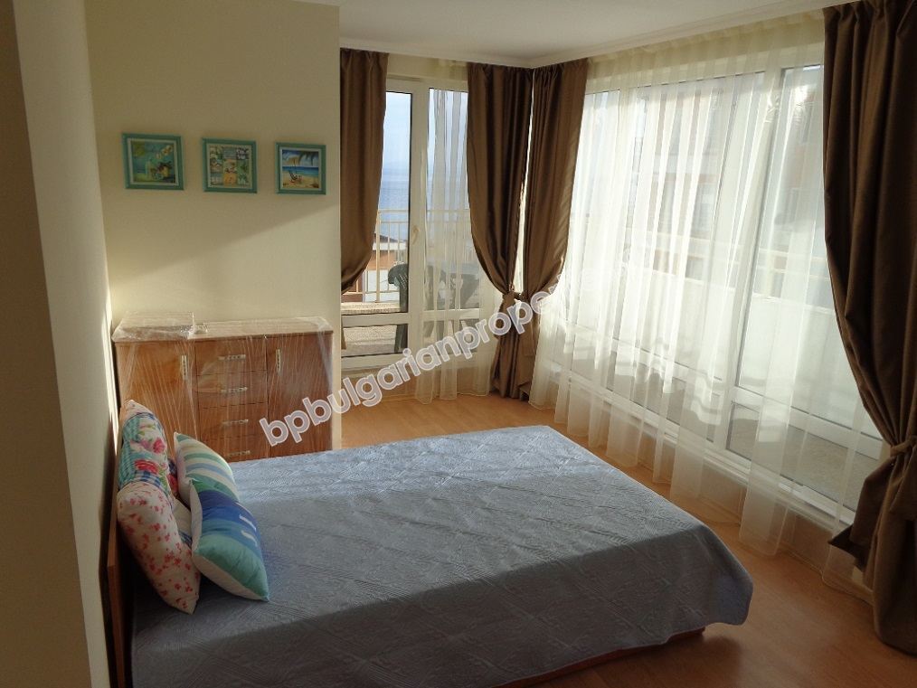 Большая меблированная студия с панорамным видом на море на продажу в курорте Святой Влас