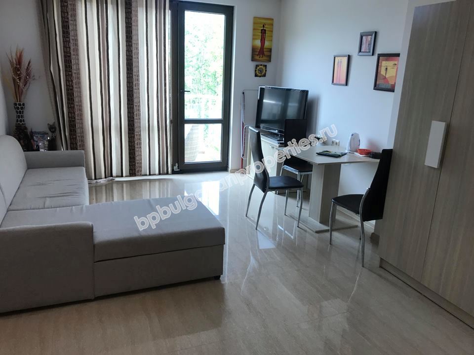 Меблированная студия в элитном комплексе на продажу в курорте Солнечный Берег