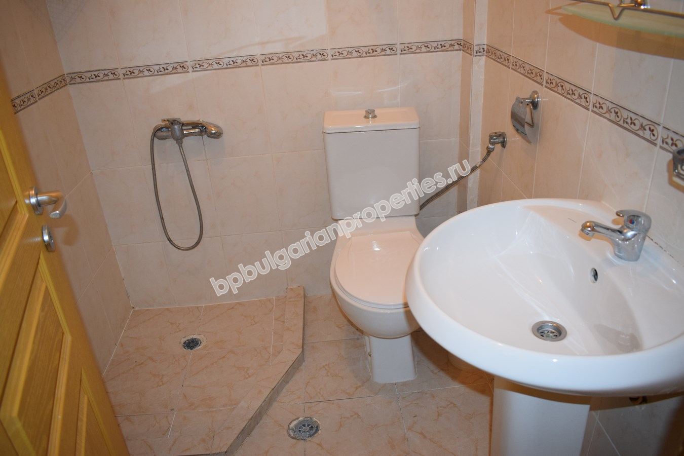 Отличная меблированная студия на продажу в курорте Солнечный Берег