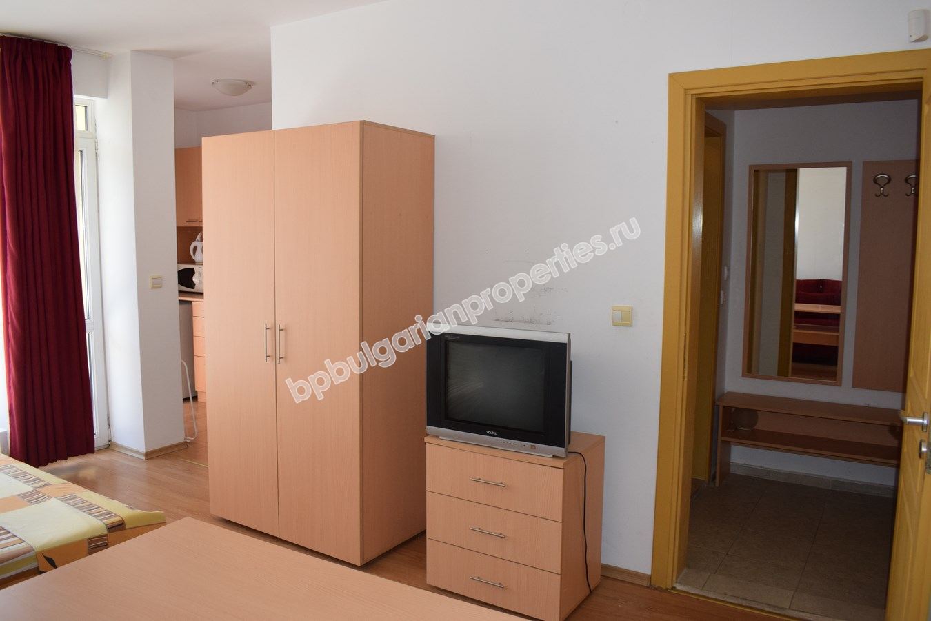 Отличная меблированная студия на продажу в курорте Солнечный Берег