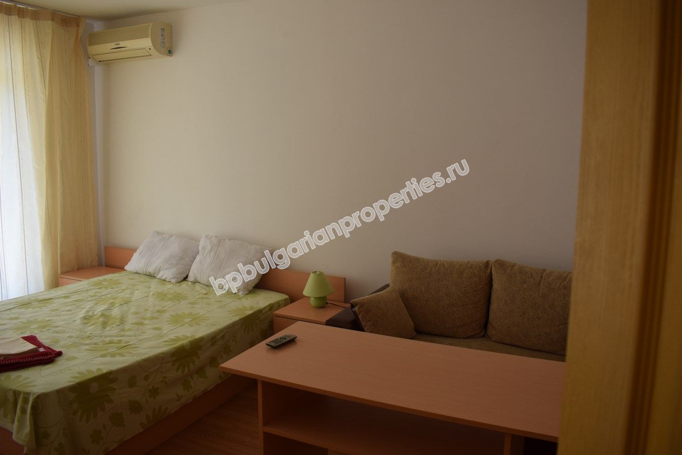 Выгодная меблированная студия на продажу в курорте Солнечный Берег