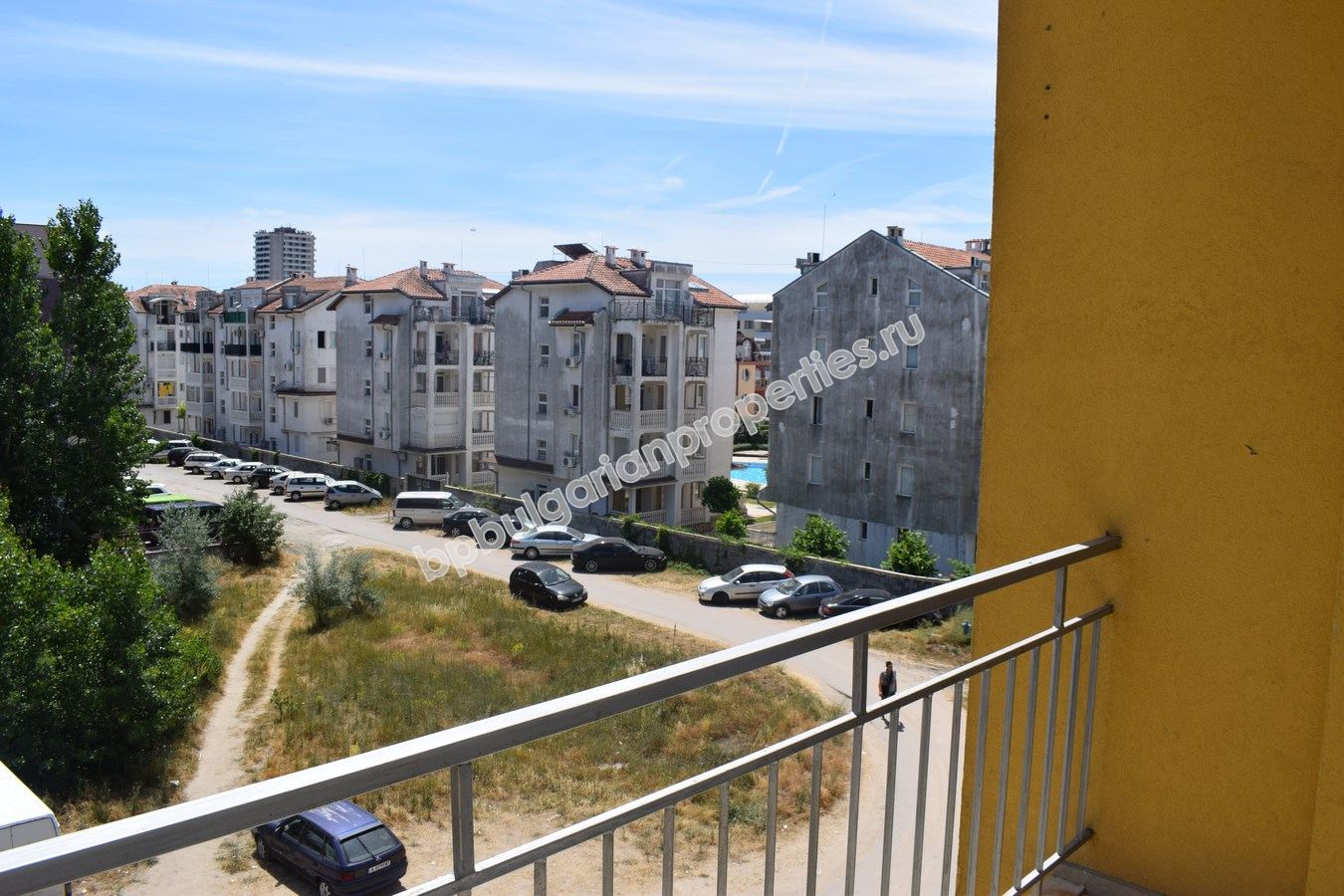 Выгодная меблированная студия на продажу в курорте Солнечный Берег