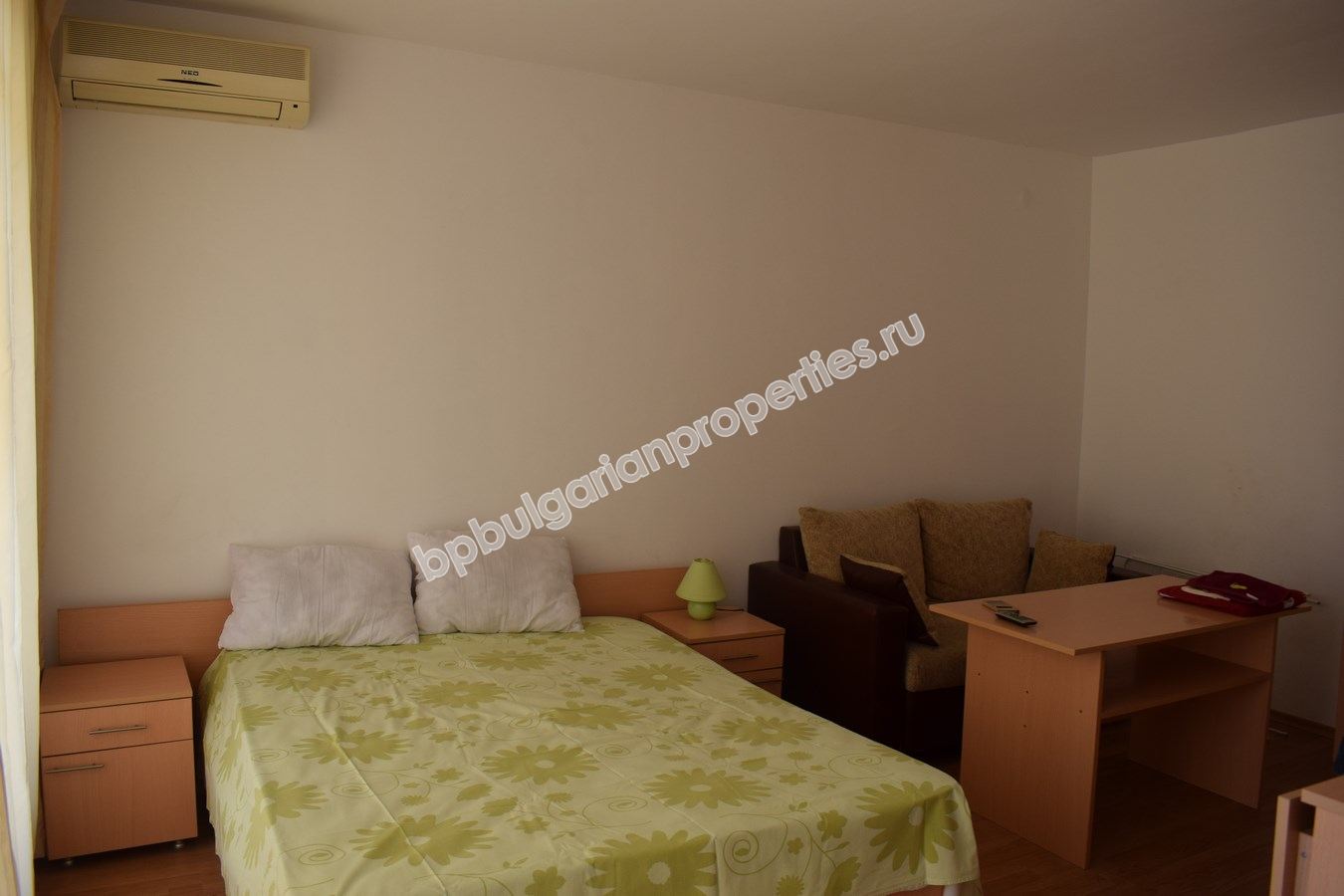 Выгодная меблированная студия на продажу в курорте Солнечный Берег