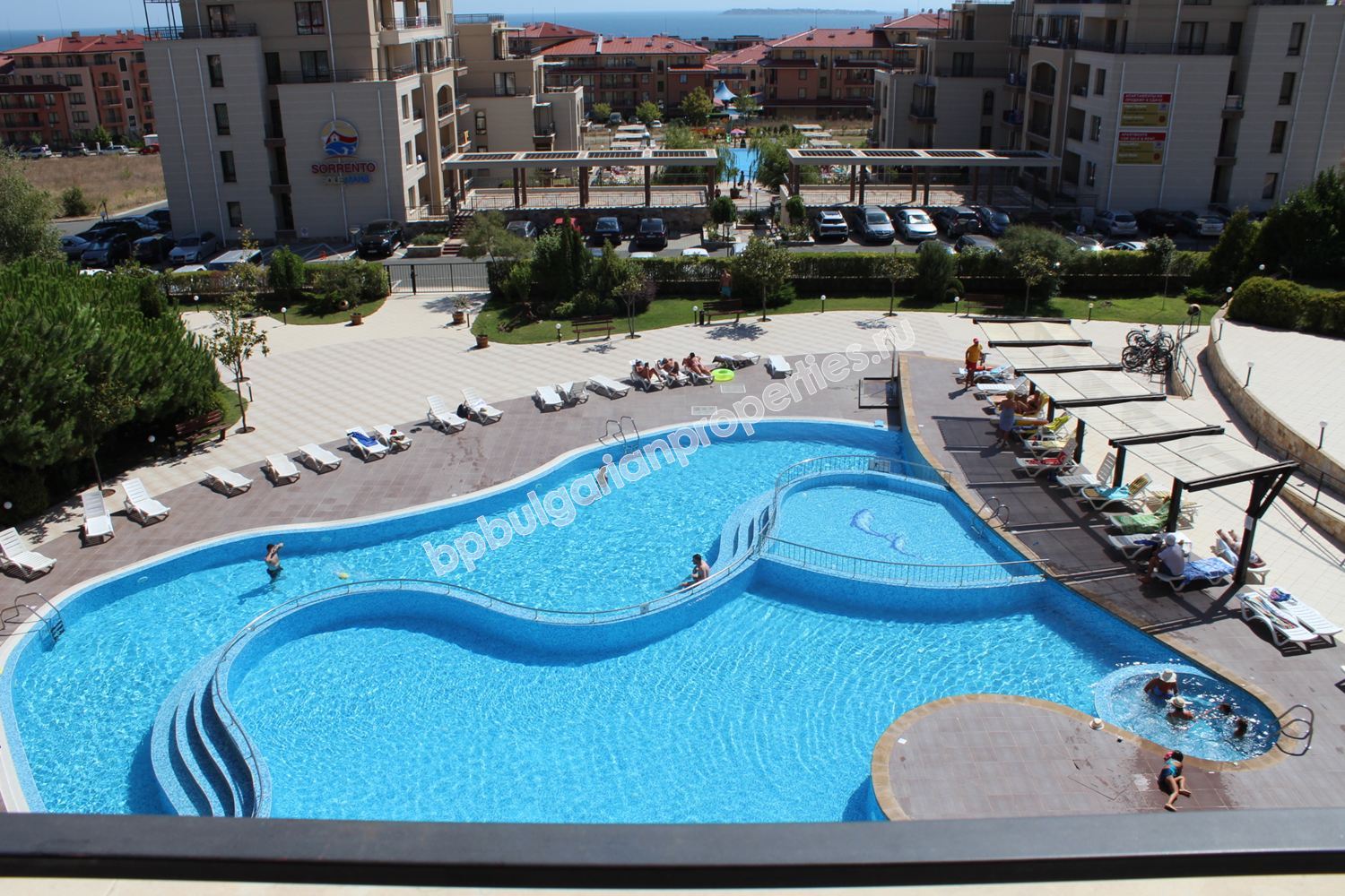 Отличная меблированная студия близко к пляжу на продажу в курорте Святой Влас