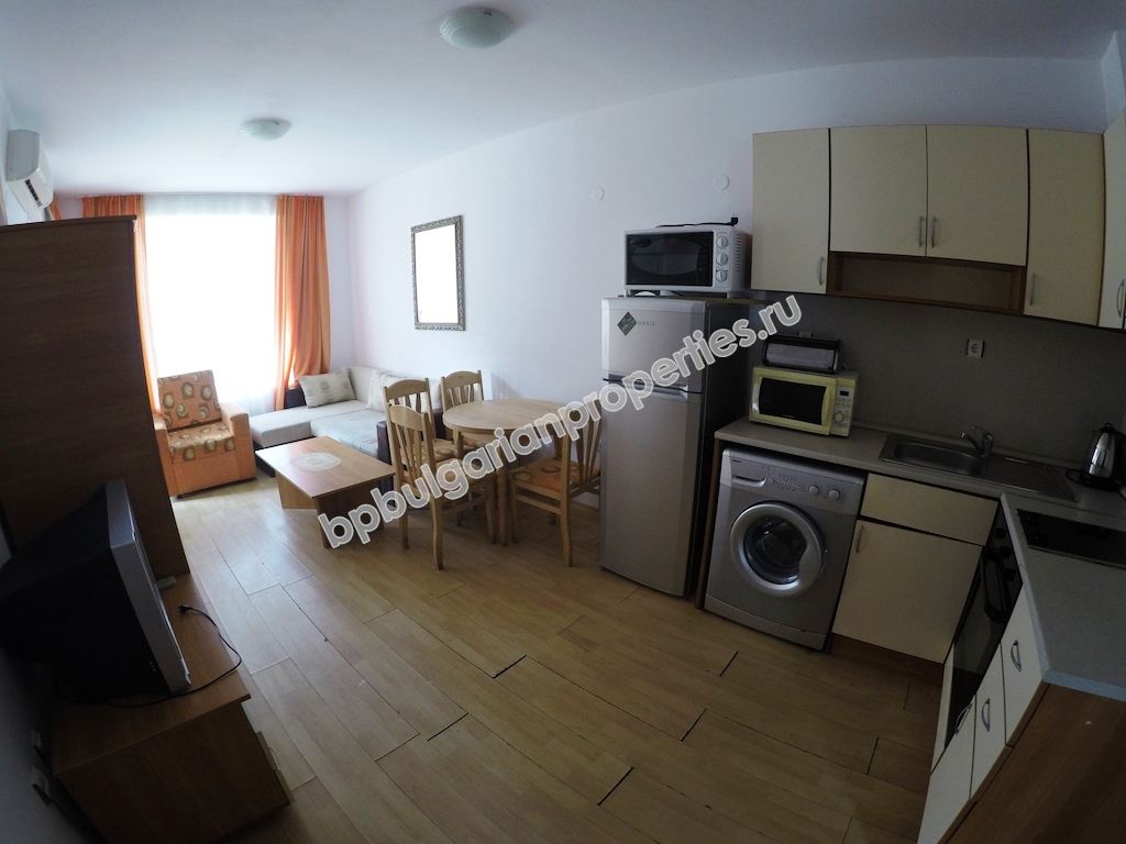 Дешевая меблированная двухкомнатная квартира на продажу в курорте Солнечный Берег