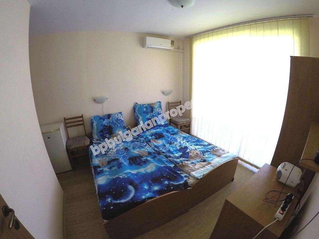 Меблированная трехкомнатная квартира близко к пляжу на продажу в курорте Солнечный Берег