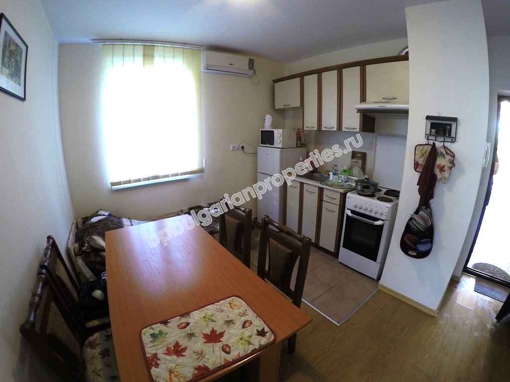 Меблированная трехкомнатная квартира близко к пляжу на продажу в курорте Солнечный Берег