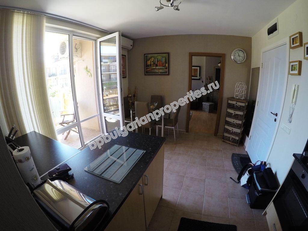 Шикарная двухкомнатная меблированная квартира на продажу в курорте Солнечный берег