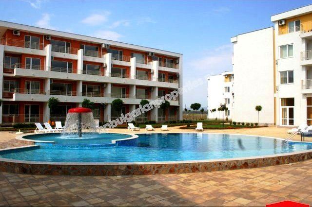 Шикарная двухкомнатная меблированная квартира на продажу в курорте Солнечный берег