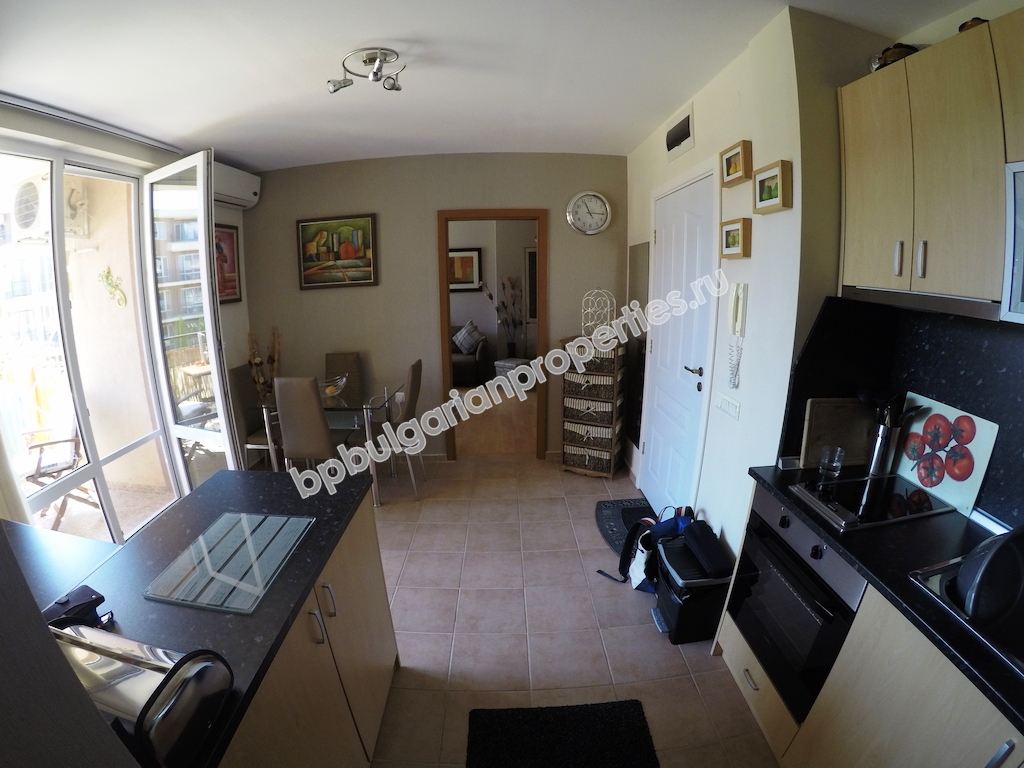 Шикарная двухкомнатная меблированная квартира на продажу в курорте Солнечный берег