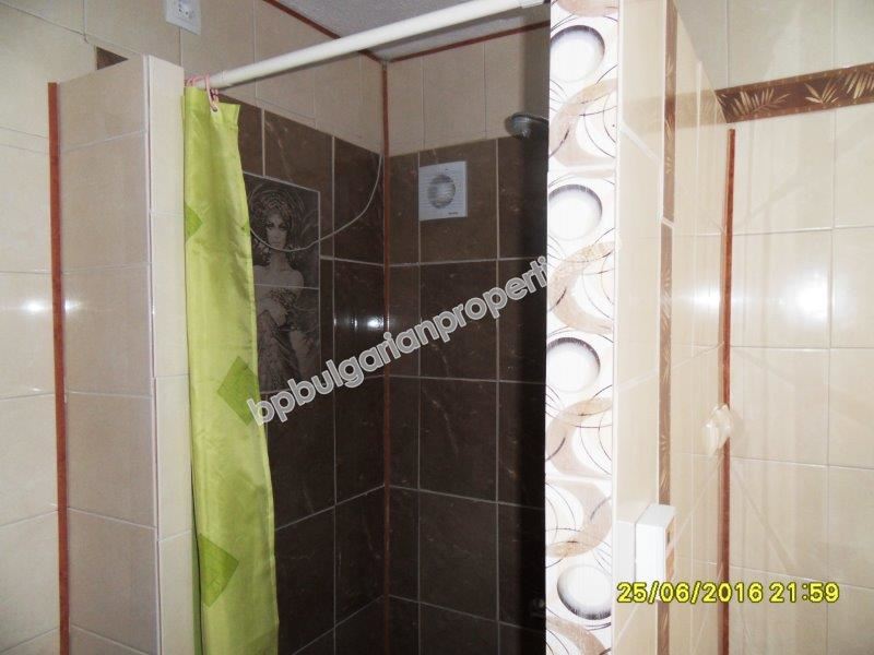 Двухэтажный дом с участком в 12 км от моря, обл. Бургас