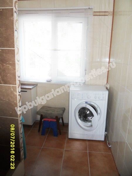 Двухэтажный дом с участком в 12 км от моря, обл. Бургас