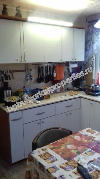 Двухэтажный дом с участком в 12 км от моря, обл. Бургас