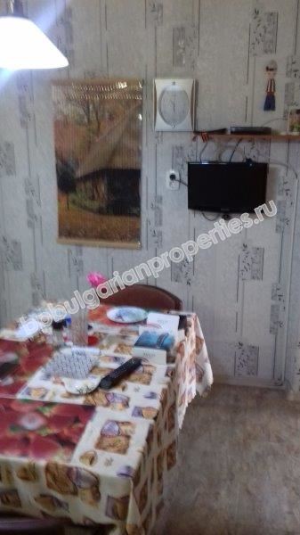 Двухэтажный дом с участком в 12 км от моря, обл. Бургас