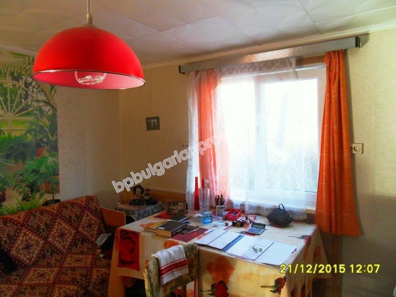 Двухэтажный дом с участком в 12 км от моря, обл. Бургас