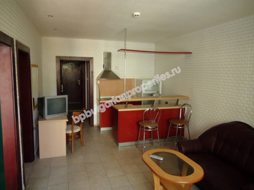 Меблированная трехкомнатная квартира на продажу до пляжа в курорте Солнечный Берег