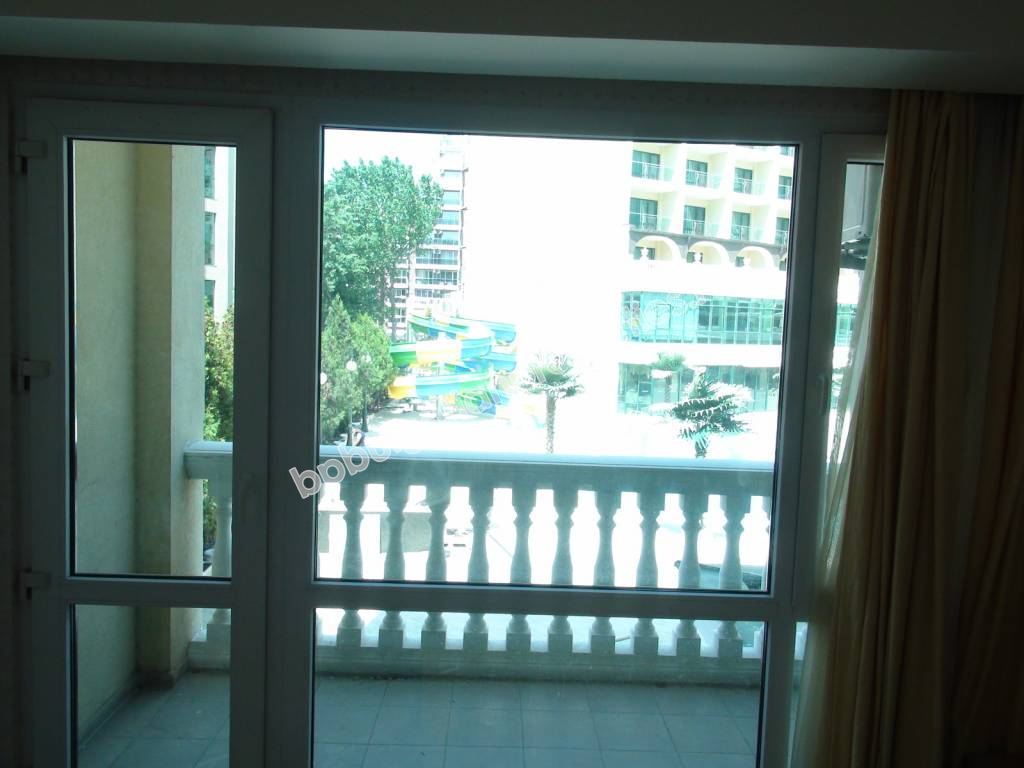 Меблированная трехкомнатная квартира на продажу до пляжа в курорте Солнечный Берег