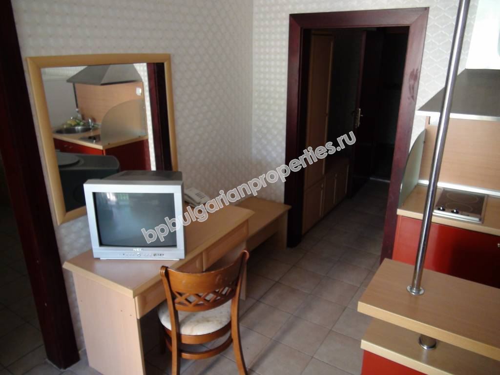 Меблированная трехкомнатная квартира на продажу до пляжа в курорте Солнечный Берег