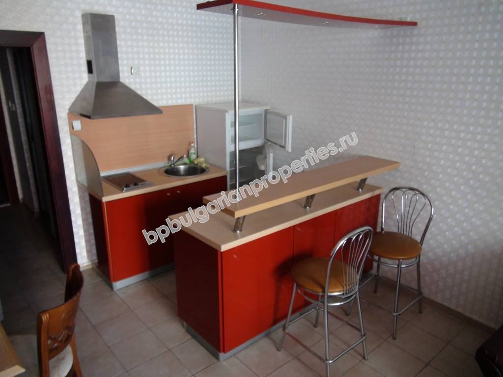 Меблированная трехкомнатная квартира на продажу до пляжа в курорте Солнечный Берег