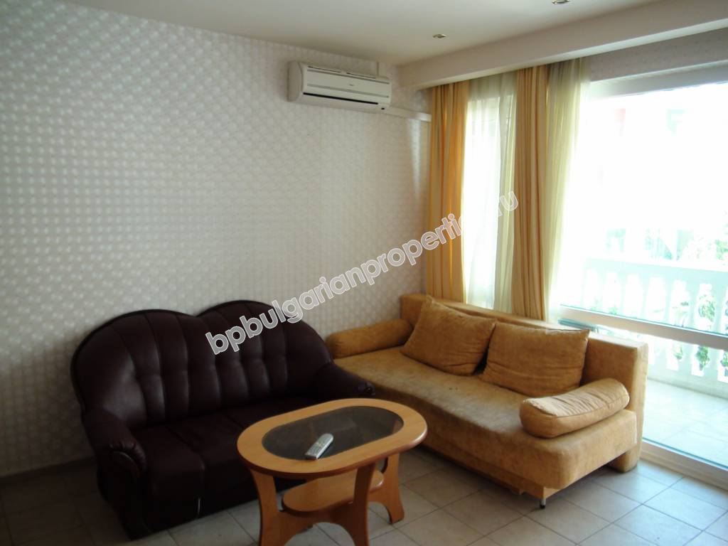 Меблированная трехкомнатная квартира на продажу до пляжа в курорте Солнечный Берег