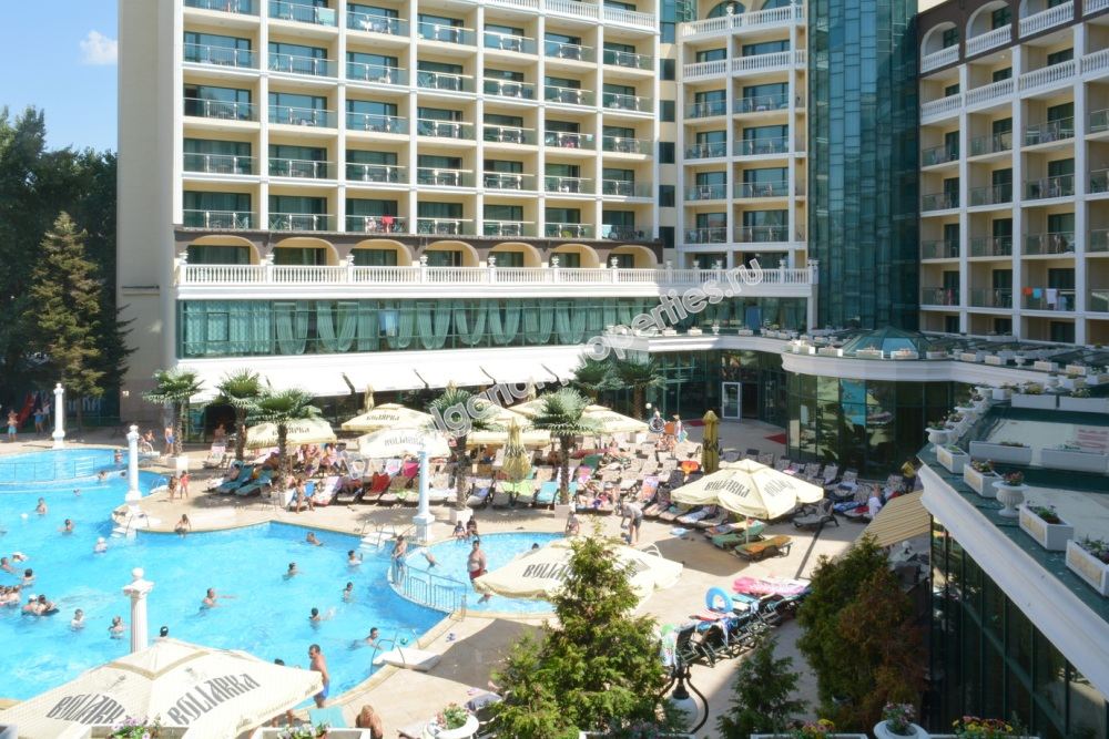 Меблированная трехкомнатная квартира на продажу до пляжа в курорте Солнечный Берег