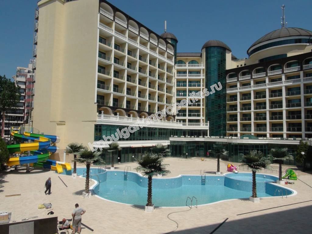 Меблированная трехкомнатная квартира на продажу до пляжа в курорте Солнечный Берег