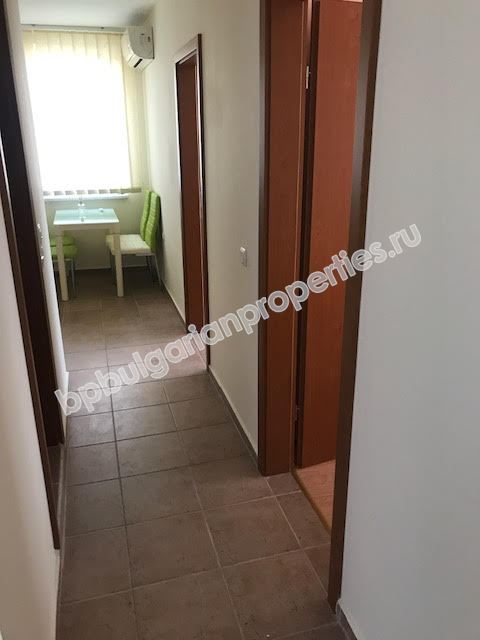 Меблированная трехкомнатная квартира близко к пляжу на продажу в курорте Солнечный Берег