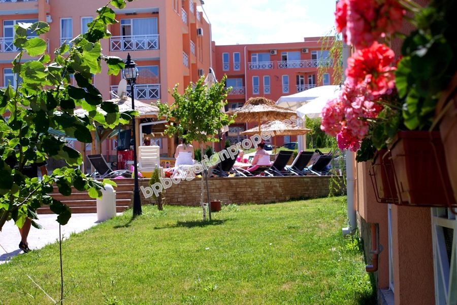 Дешевая двухкомнатная квартира на продажу в курорте Солнечный Берег