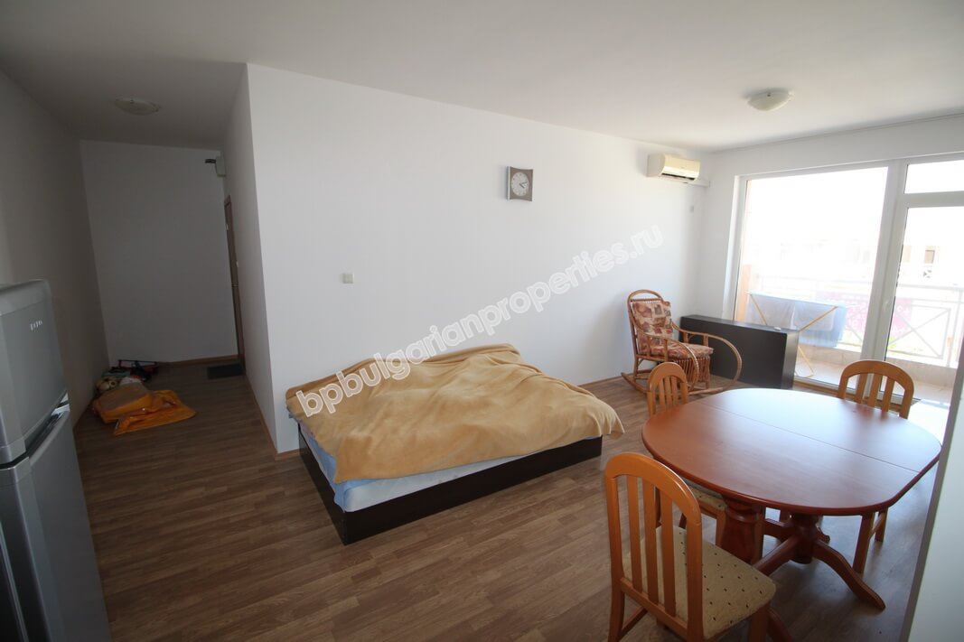 Меблированная двухкомнатная квартира на продажу в курорте Солнечный Берег