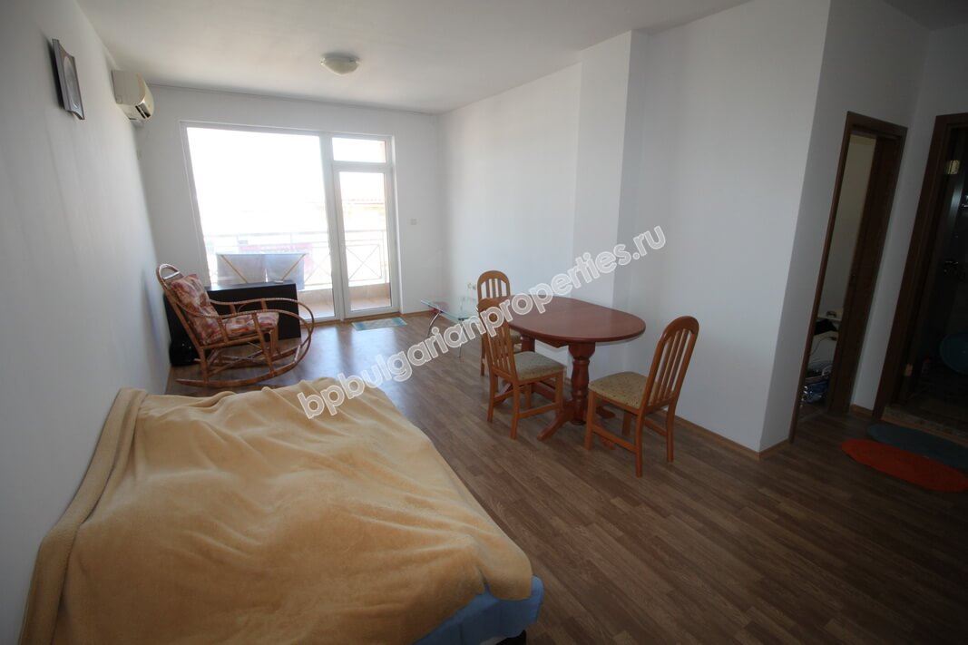 Меблированная двухкомнатная квартира на продажу в курорте Солнечный Берег