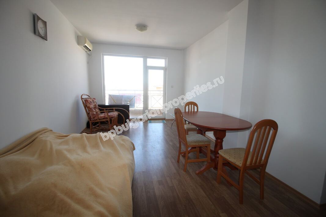 Меблированная двухкомнатная квартира на продажу в курорте Солнечный Берег