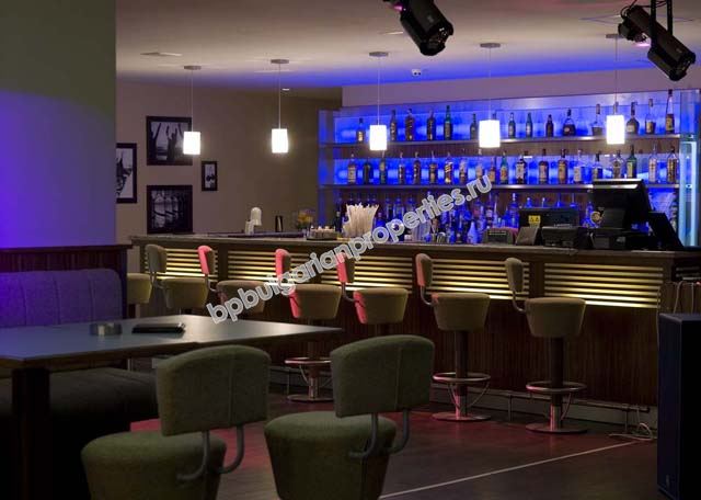 Меблированная двухкомнатная квартира на абсолютной первой линии моря в курорте Обзор