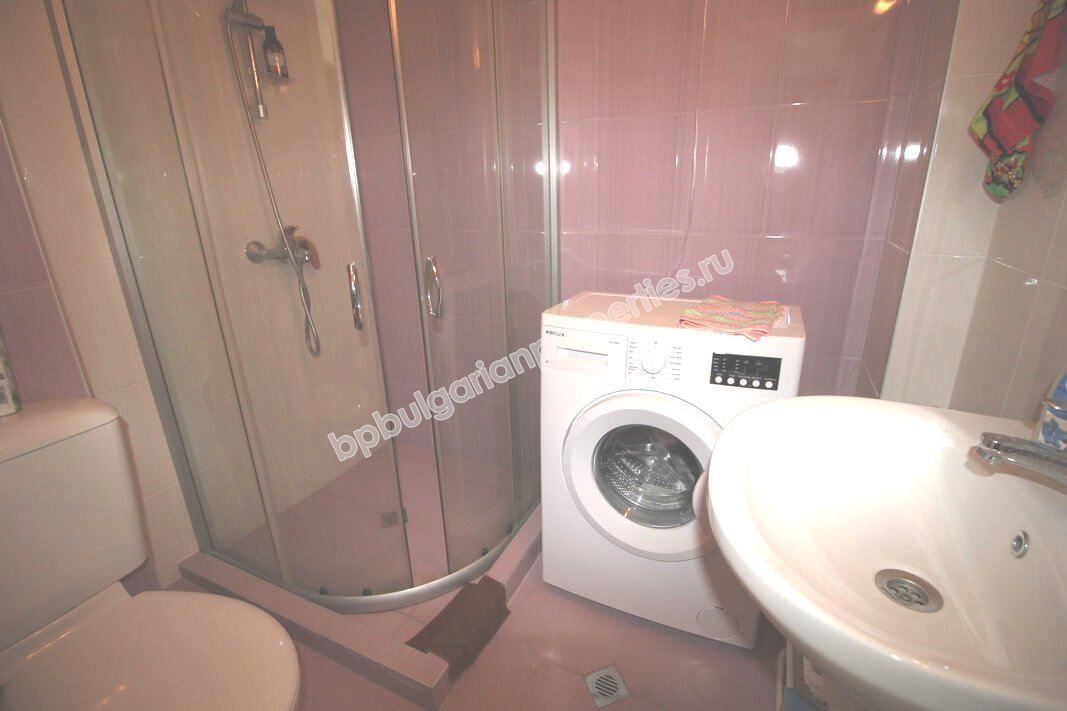 Просторная меблированная двухкомнатная квартира на продажу в курорте Солнечный Берег