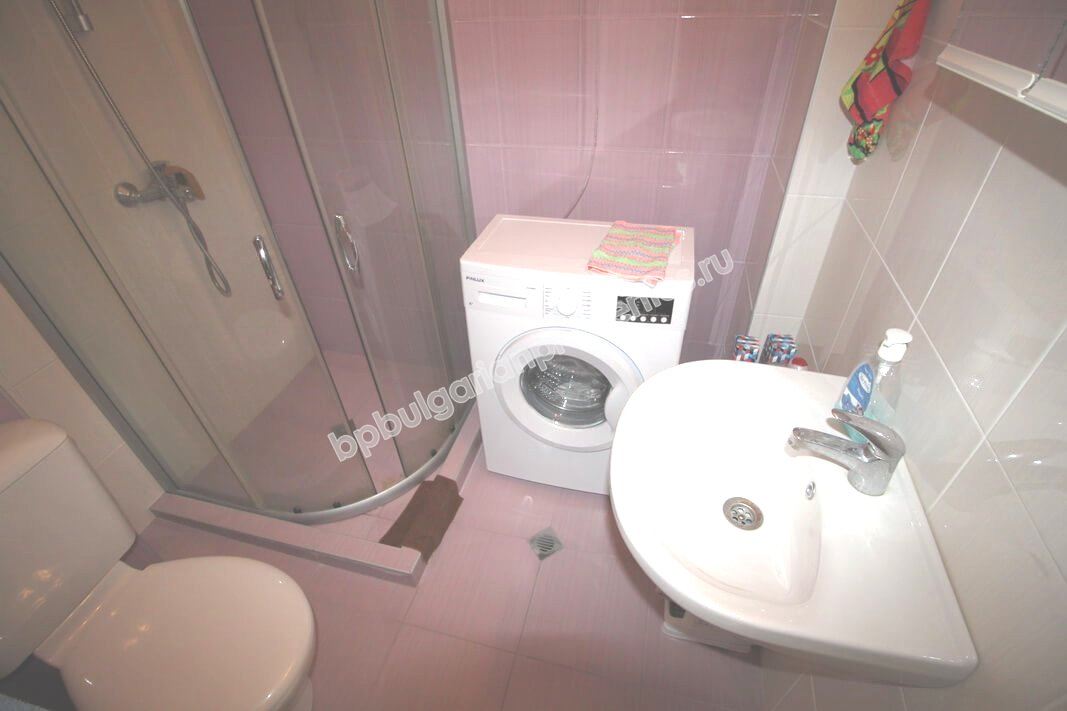 Просторная меблированная двухкомнатная квартира на продажу в курорте Солнечный Берег