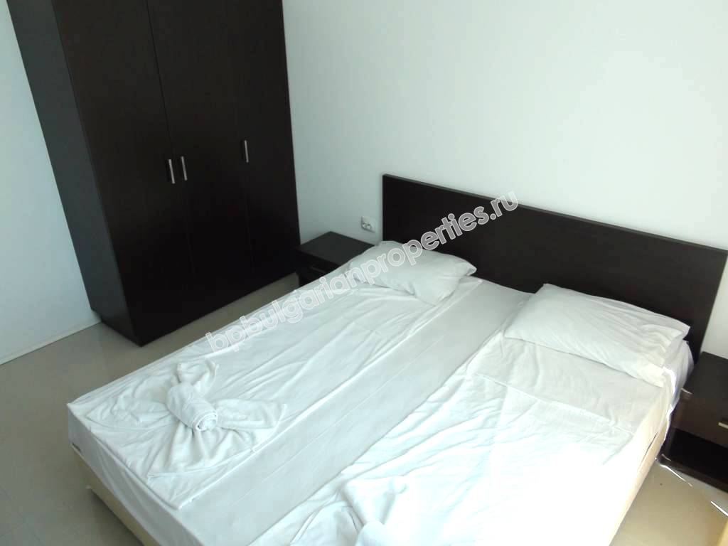 Меблированная трехкомнатная квартира на первой линии моря на продажу в квартале Сарафово – город Бургас