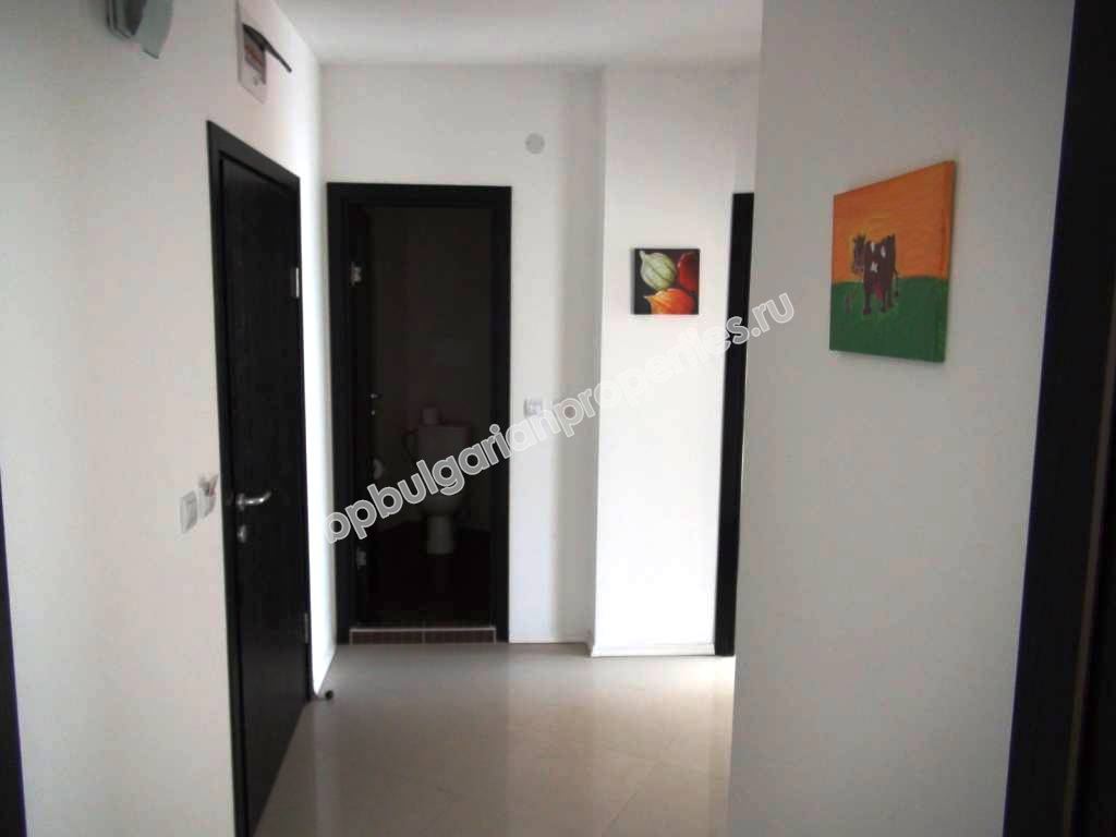 Меблированная трехкомнатная квартира на первой линии моря на продажу в квартале Сарафово – город Бургас