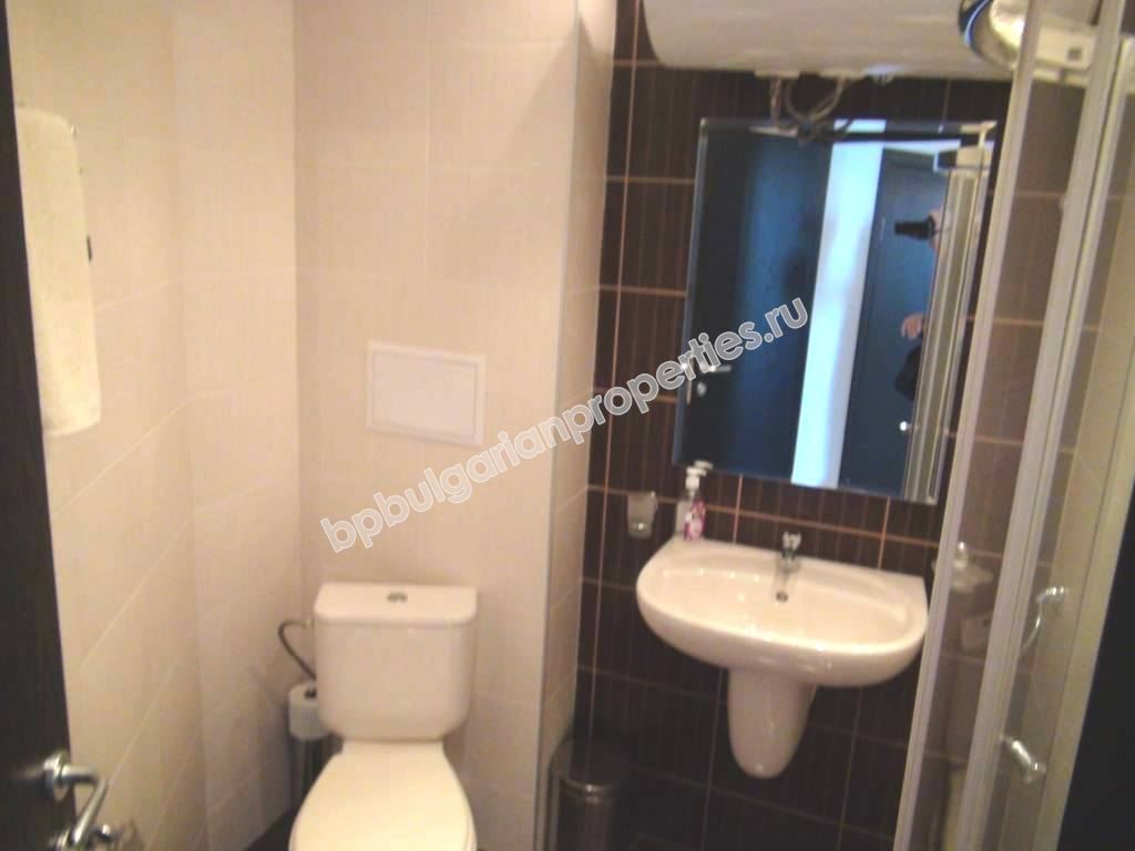 Меблированная трехкомнатная квартира на первой линии моря на продажу в квартале Сарафово – город Бургас