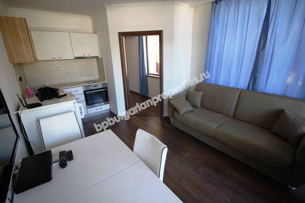 Шикарная двухкомнатная квартира на продажу на первой линии моря в городе Созополь