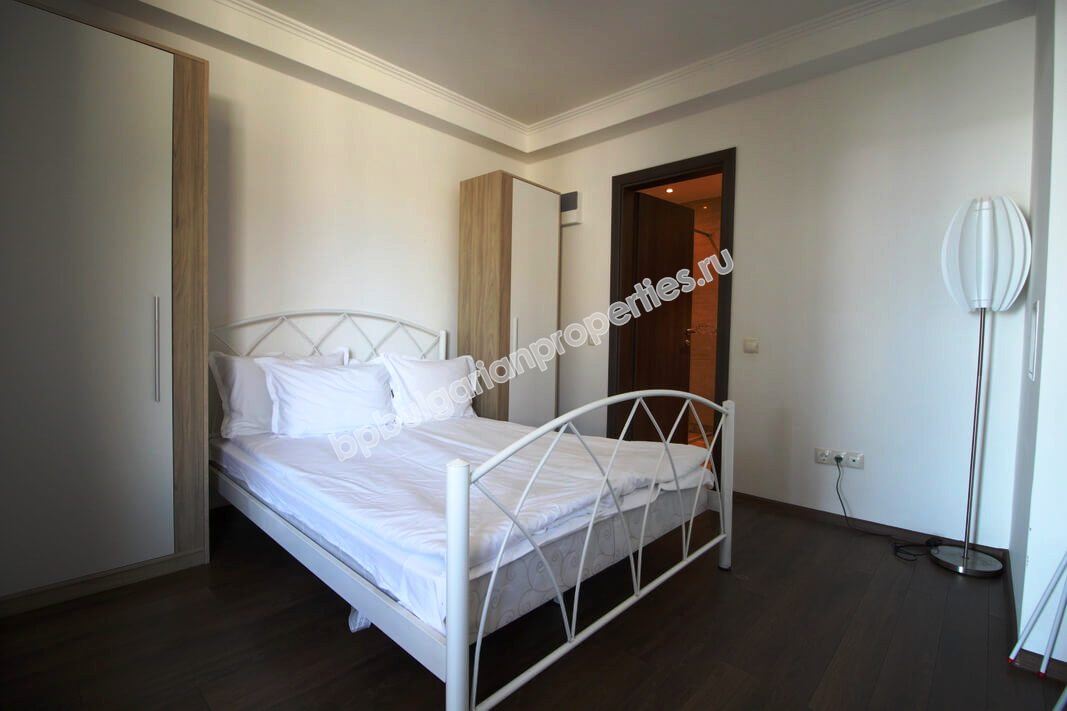 Шикарная двухкомнатная квартира на продажу на первой линии моря в городе Созополь